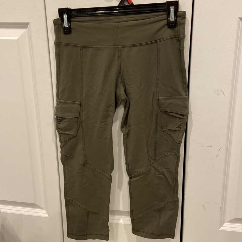 Ivivva Khaki/Olive Green Cropped Exercise Pants with Pockets
